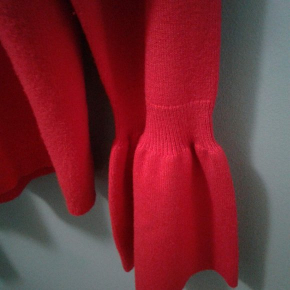 Beautiful very good quality sweater size large or extra  large  Nordstrom new - Picture 1 of 5